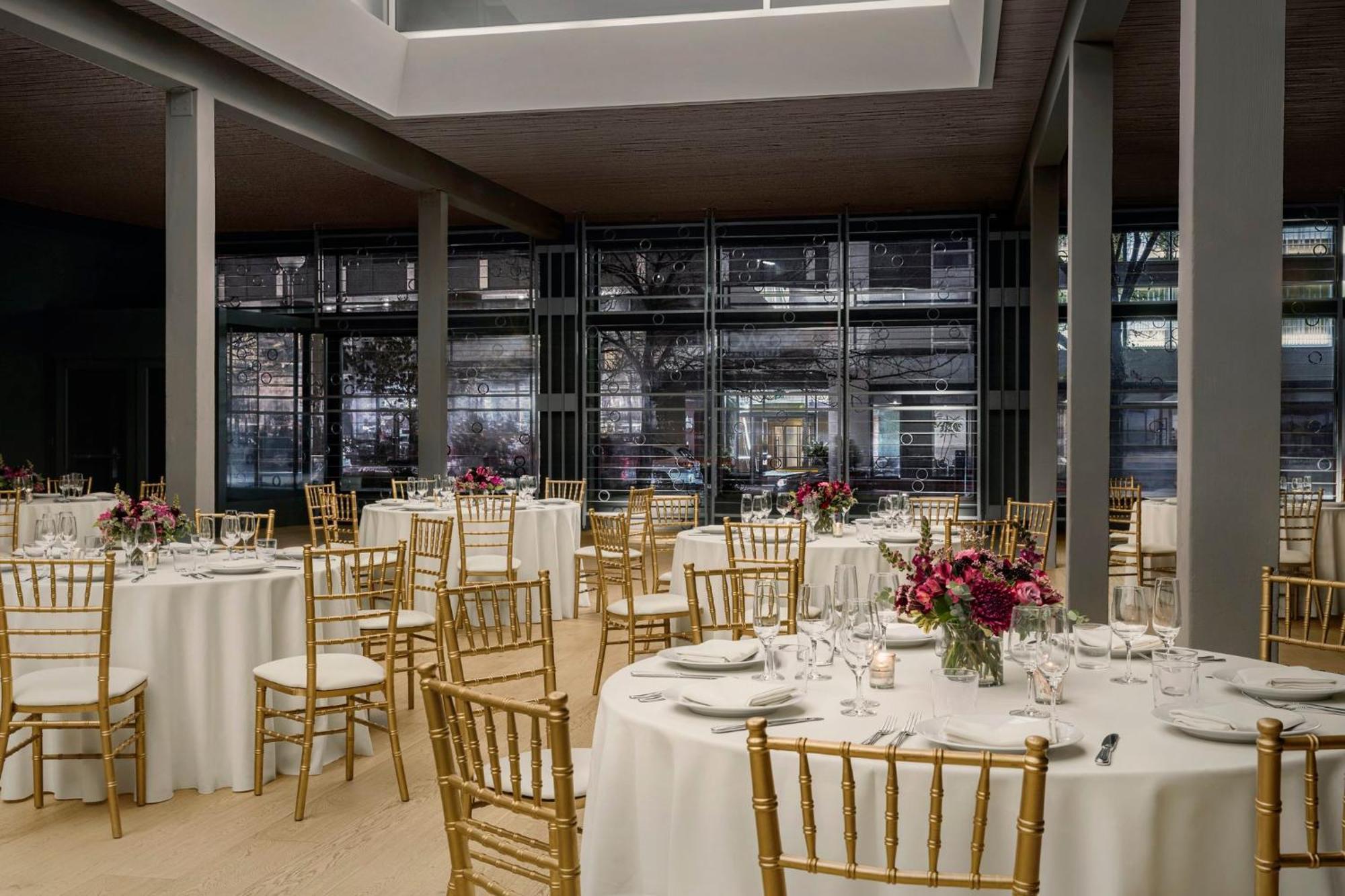 Kimpton Palladian Hotel By Ihg Seattle Exterior photo